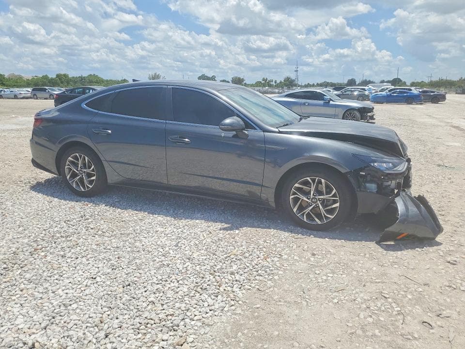 2021 HYUNDAI SONATA SEL 4
