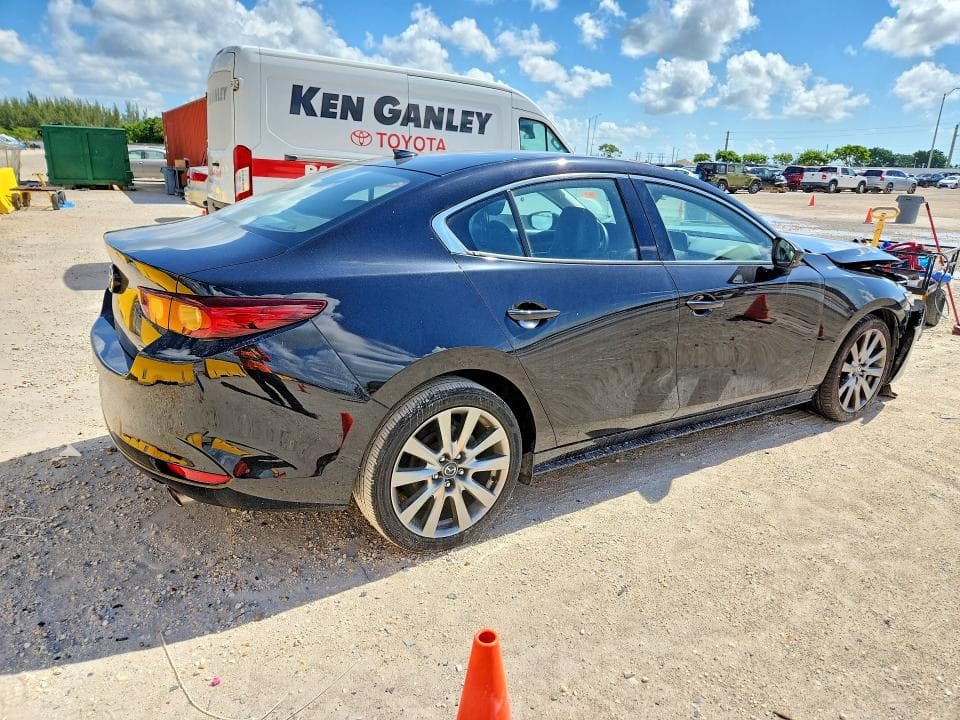 2022 MAZDA 3 PREMIUM 3
