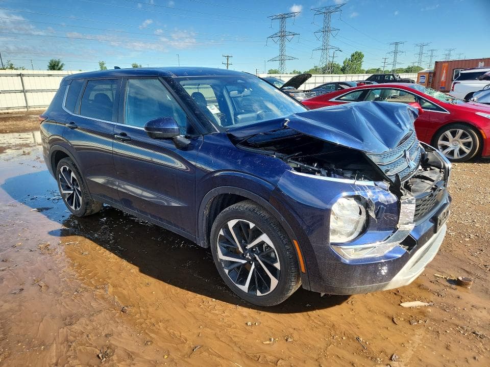 2023 MITSUBISHI OUTLANDER SE 4