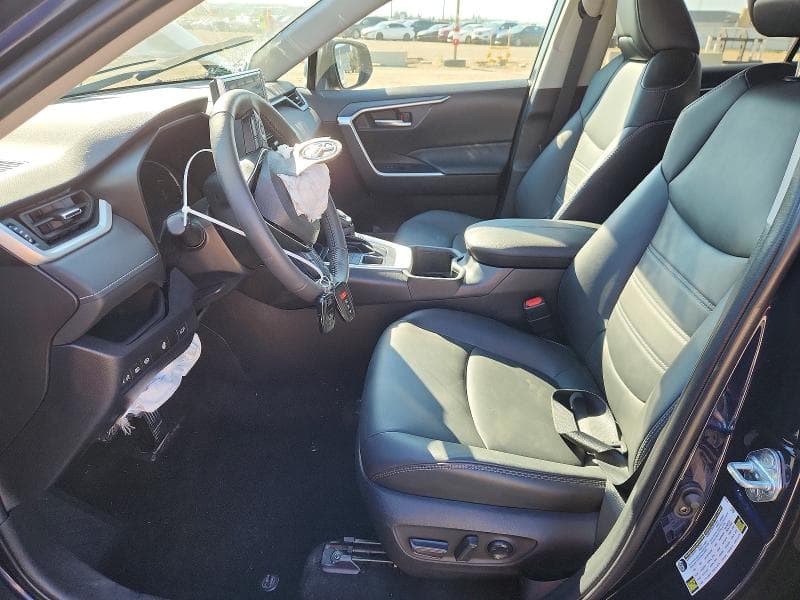 2023 TOYOTA RAV4 XLE 7