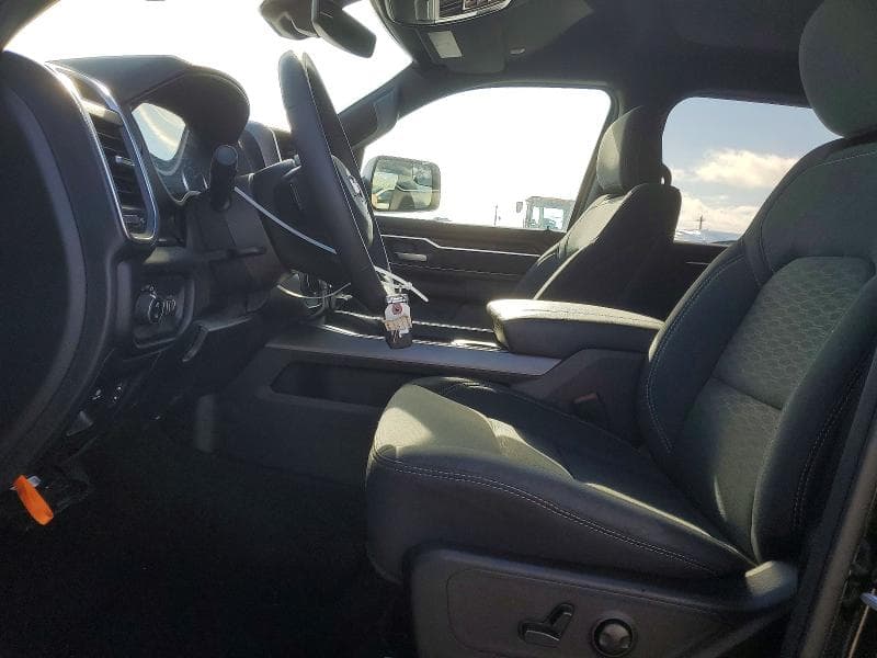 2025 RAM 1500 BIG HORN 7