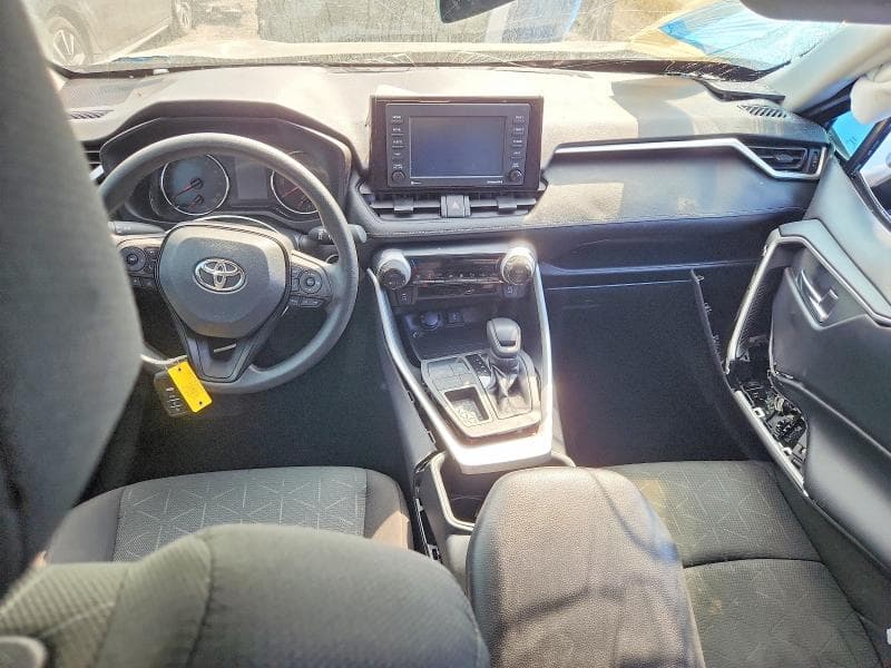 2022 TOYOTA RAV4 XLE 8