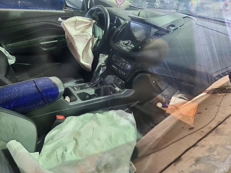 2019 FORD ESCAPE TITANIUM 8