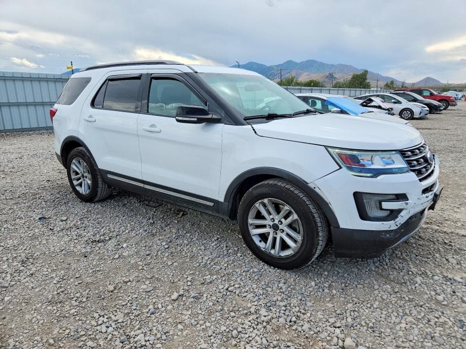 2017 FORD EXPLORER XLT 4