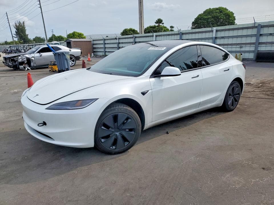 2026 TESLA MODEL 3