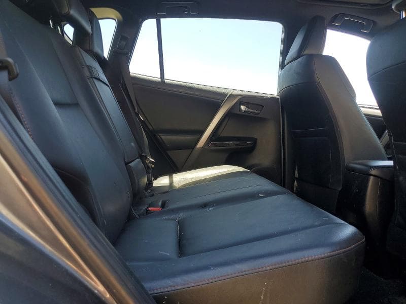 2018 TOYOTA RAV4 HV SE 11