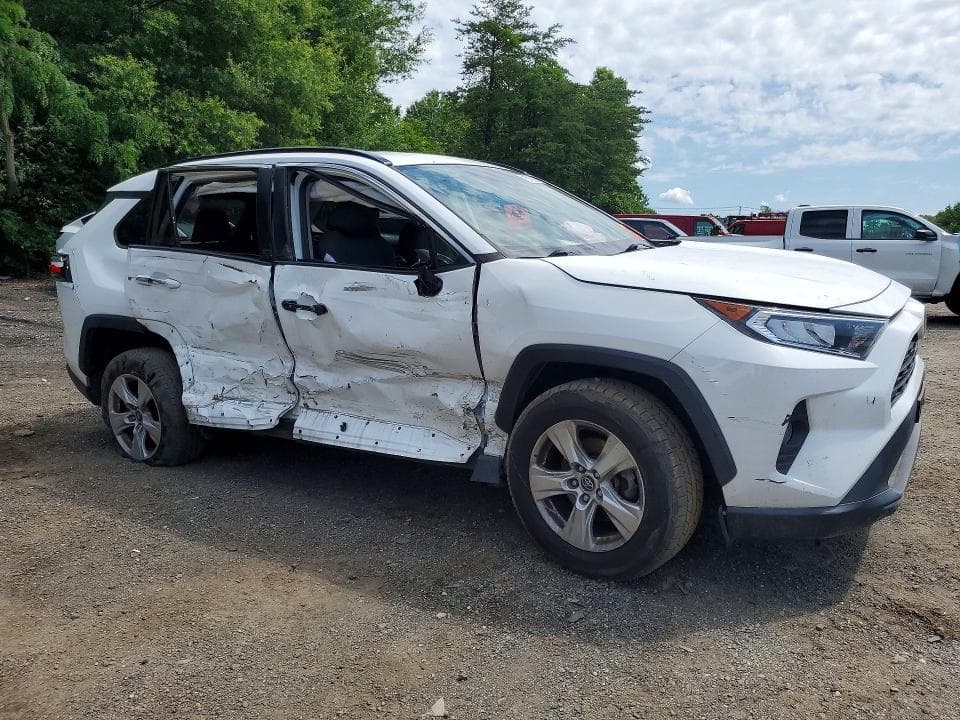 2020 TOYOTA RAV4 XLE 4