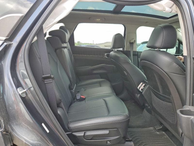2021 KIA SORENTO S 11