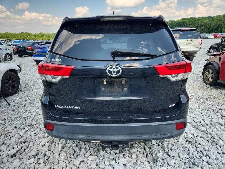 2017 TOYOTA HIGHLANDER SE 6
