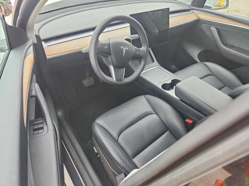 2024 TESLA MODEL Y 8