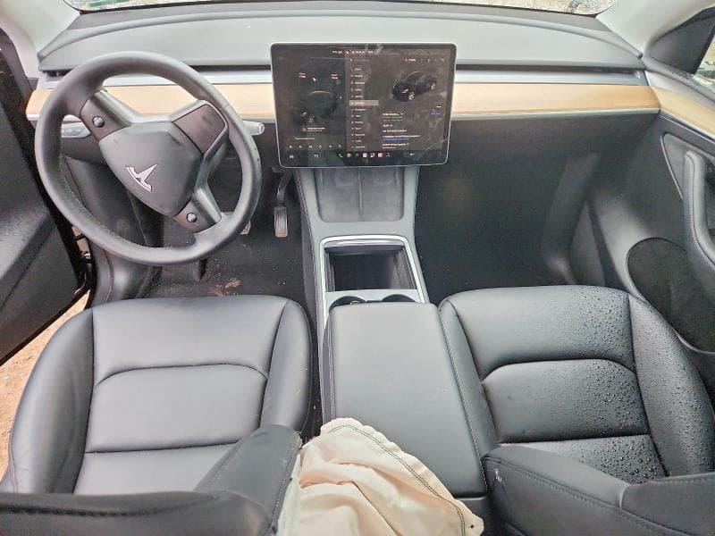 2023 TESLA MODEL Y 8
