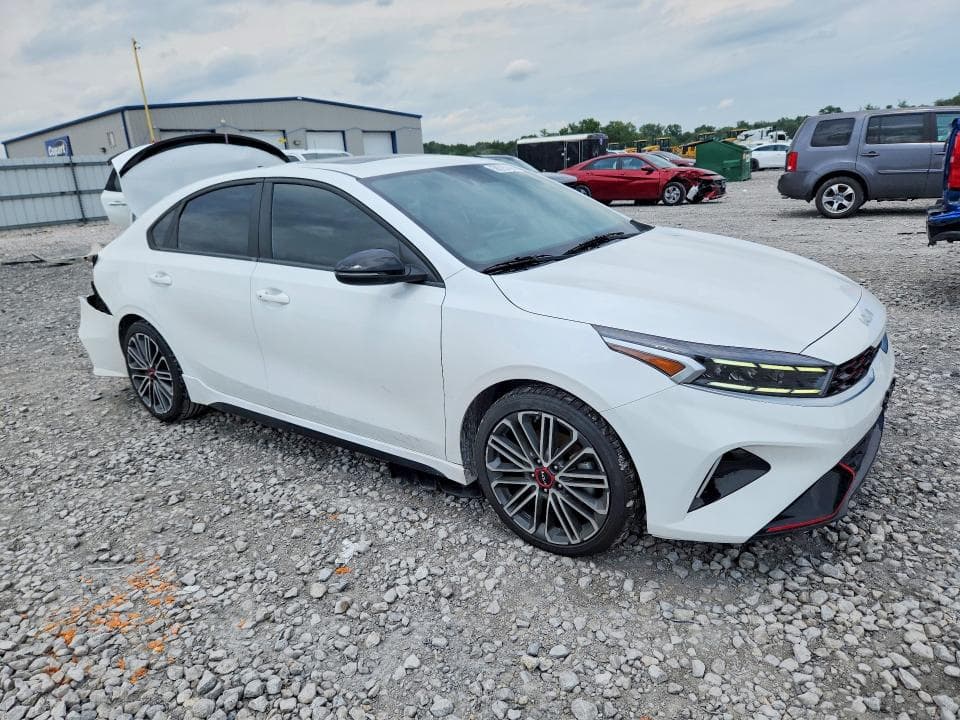 2023 KIA FORTE GT 4