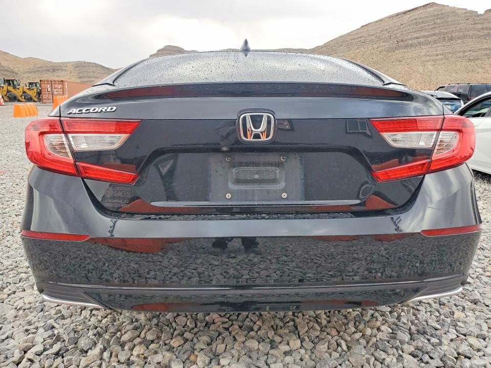 2018 HONDA ACCORD EX 6