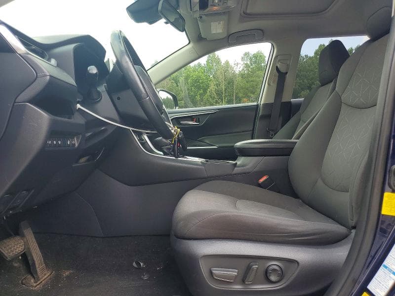 2019 TOYOTA RAV4 XLE 7