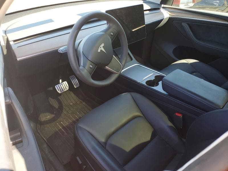 2025 TESLA MODEL Y 8
