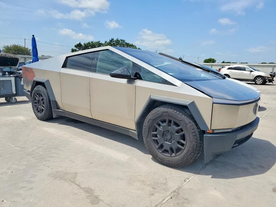 2025 TESLA CYBERTRUCK 4