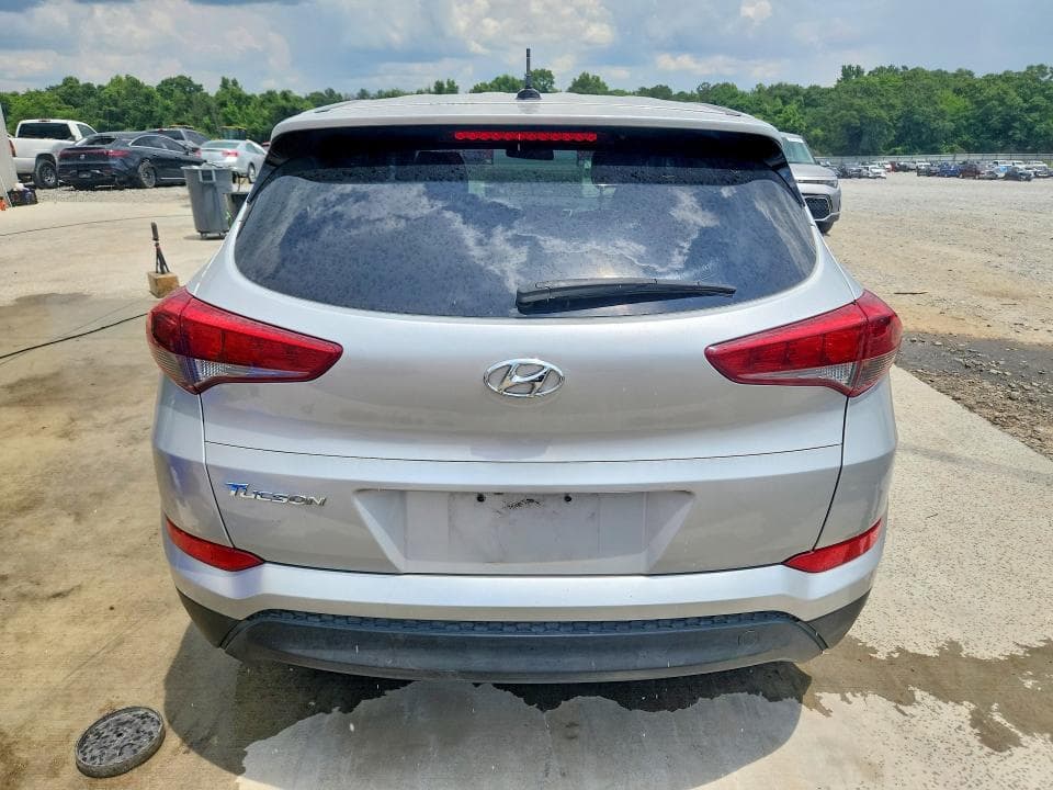 2017 HYUNDAI TUCSON SE 6