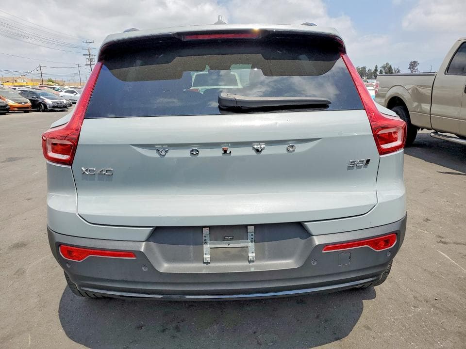 2024 VOLVO XC40 PLUS 6