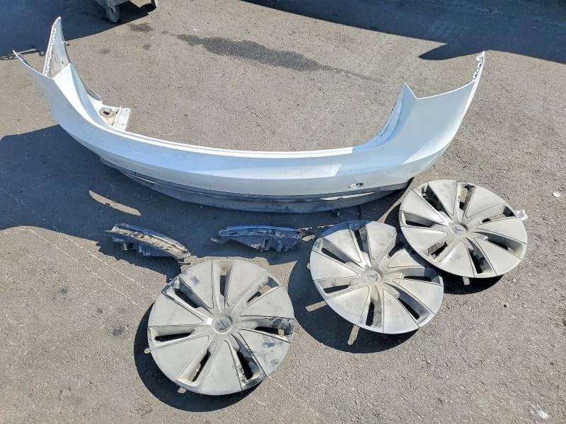 2026 TESLA MODEL 3 12