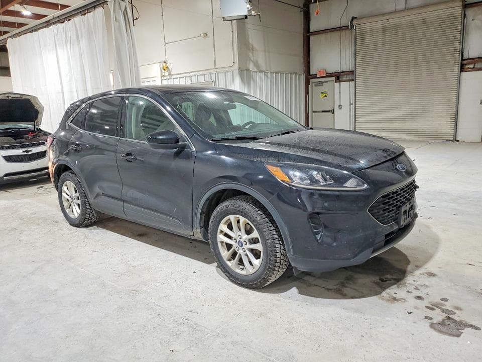 2020 FORD ESCAPE SE 4
