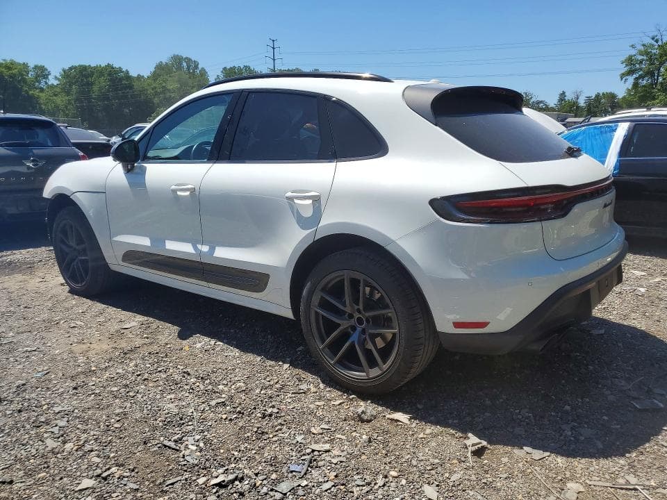 2024 PORSCHE MACAN BASE 2
