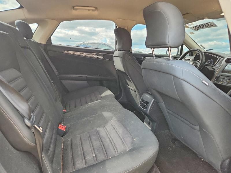 2017 FORD FUSION SE 10