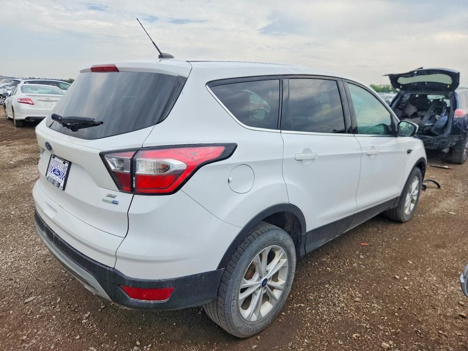 2017 FORD ESCAPE SE 3