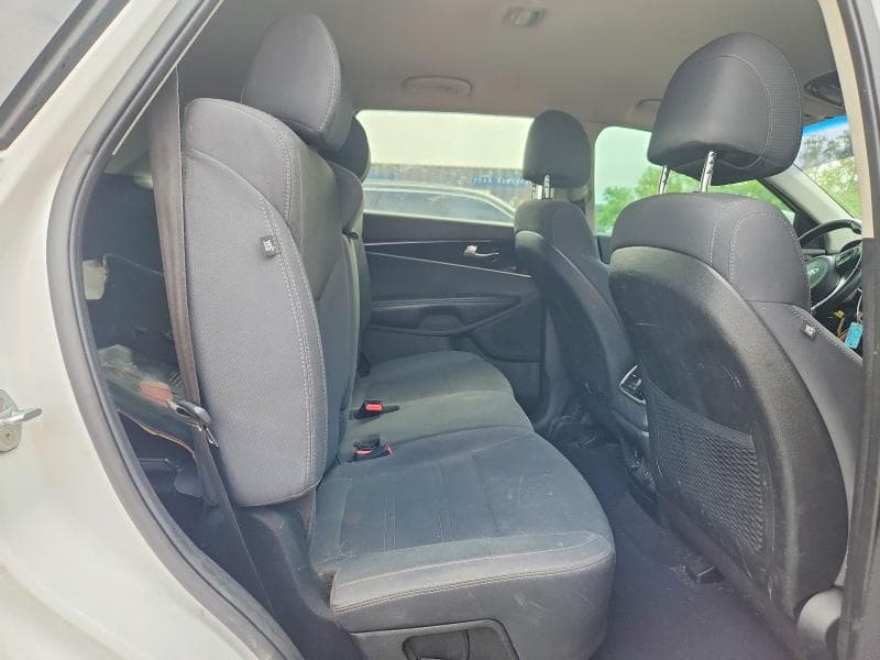 2017 KIA SORENTO LX 11