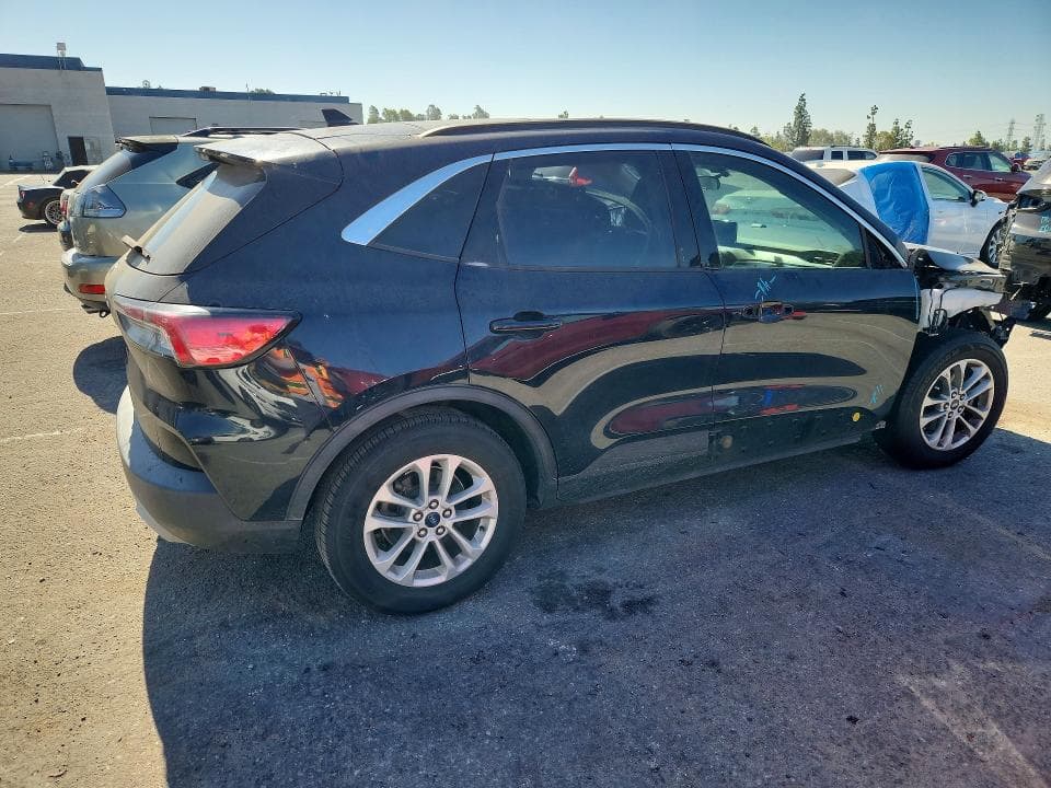 2021 FORD ESCAPE SE 3