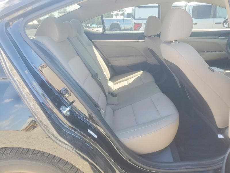 2020 HYUNDAI ELANTRA SE 10