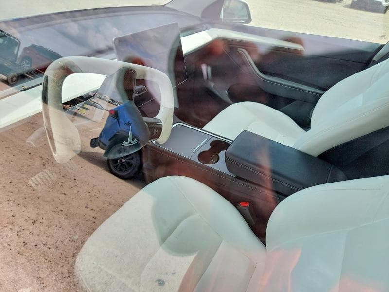 2024 TESLA MODEL Y 8