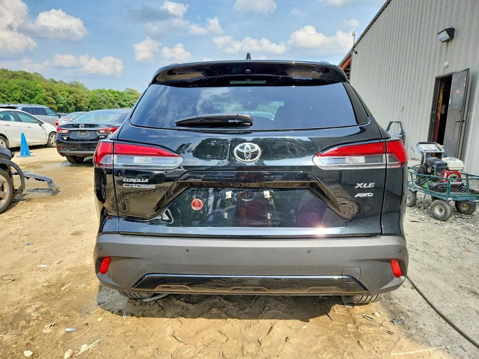 2026 TOYOTA COROLLA CROSS XLE 6