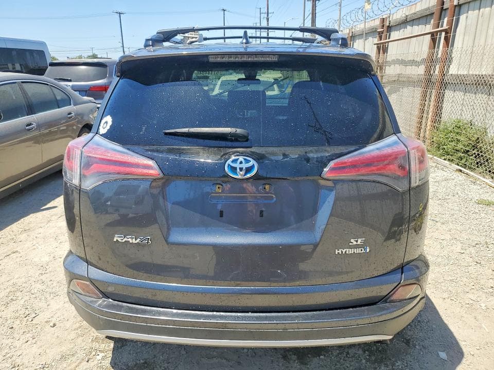 2018 TOYOTA RAV4 HV SE 6