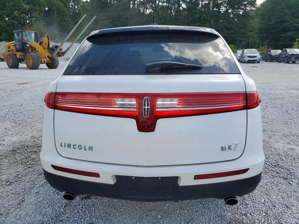 2019 LINCOLN MKT 6