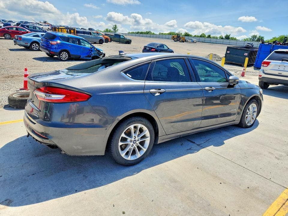 2019 FORD FUSION SE 3