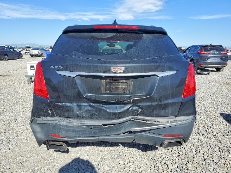 2017 CADILLAC XT5 6