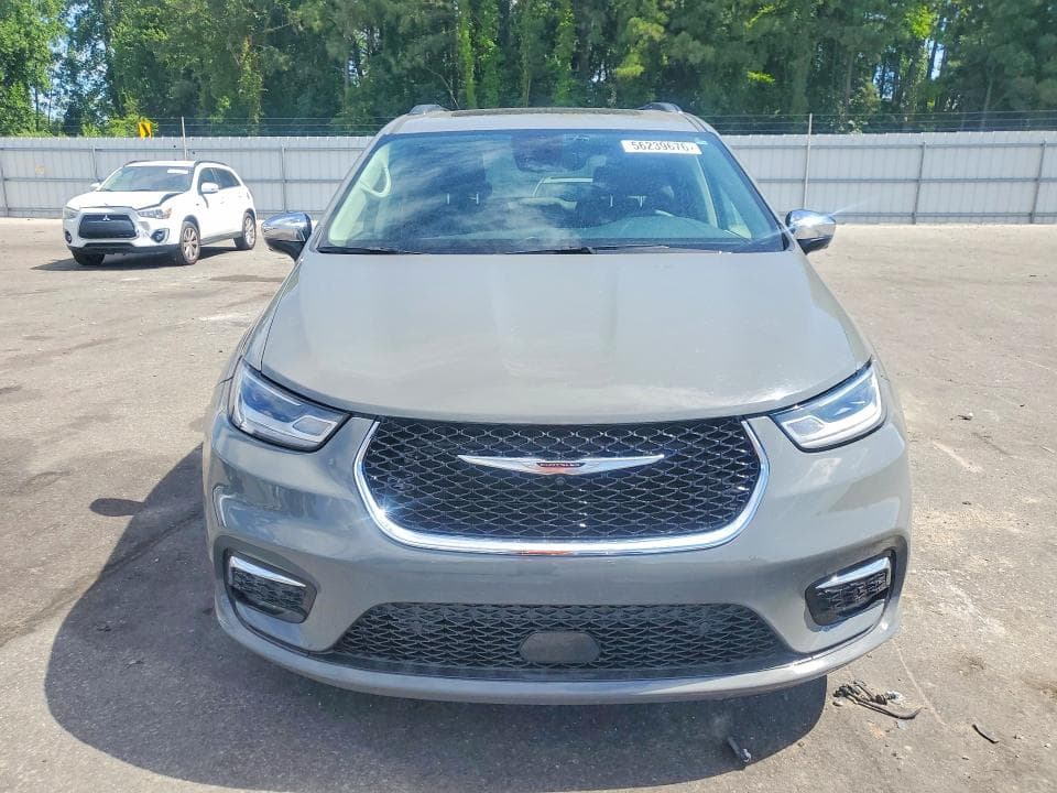 2023 CHRYSLER PACIFICA LIMITED 5