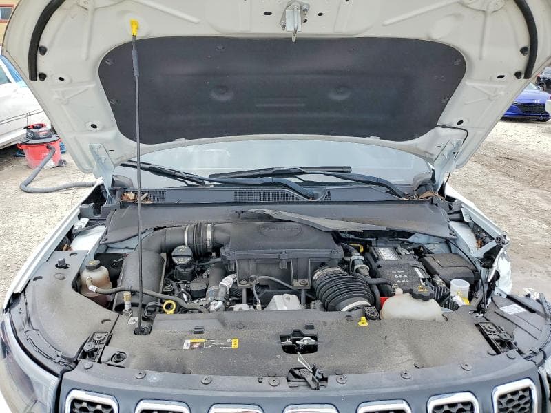 2024 JEEP COMPASS LATITUDE LUX 11