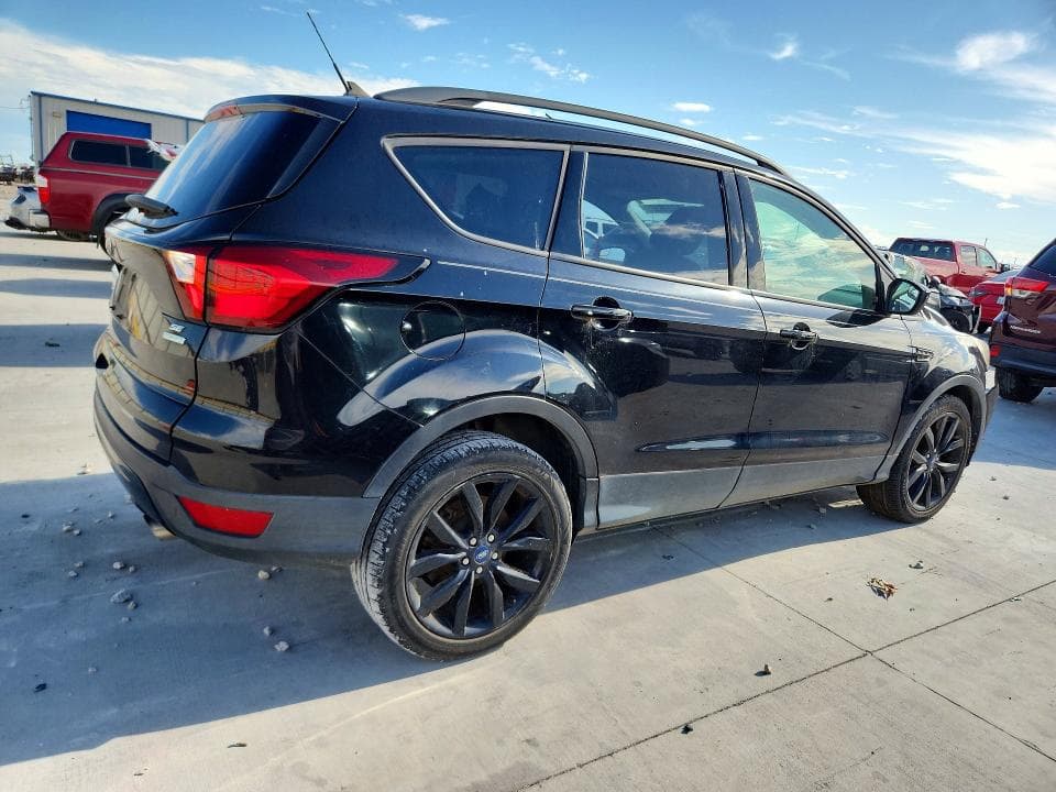 2019 FORD ESCAPE SE 3