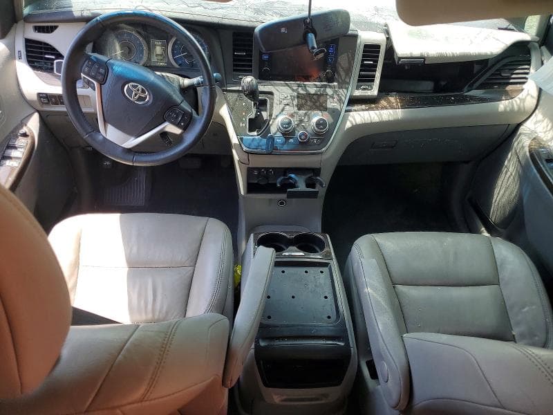 2017 TOYOTA SIENNA XLE 7-PASSENGER 8