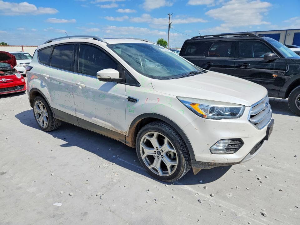 2017 FORD ESCAPE TITANIUM 4