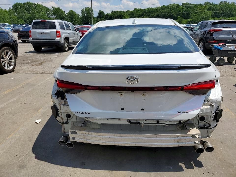 2019 TOYOTA AVALON XSE 6