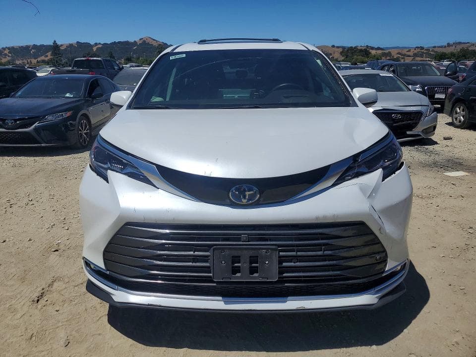 2024 TOYOTA SIENNA PLATINUM 7-PASSENGER 5