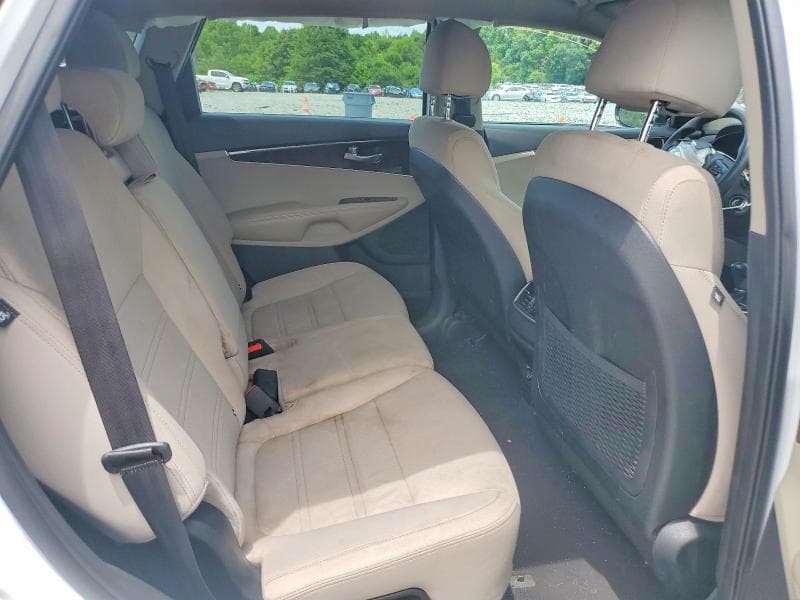 2018 KIA SORENTO LX 11