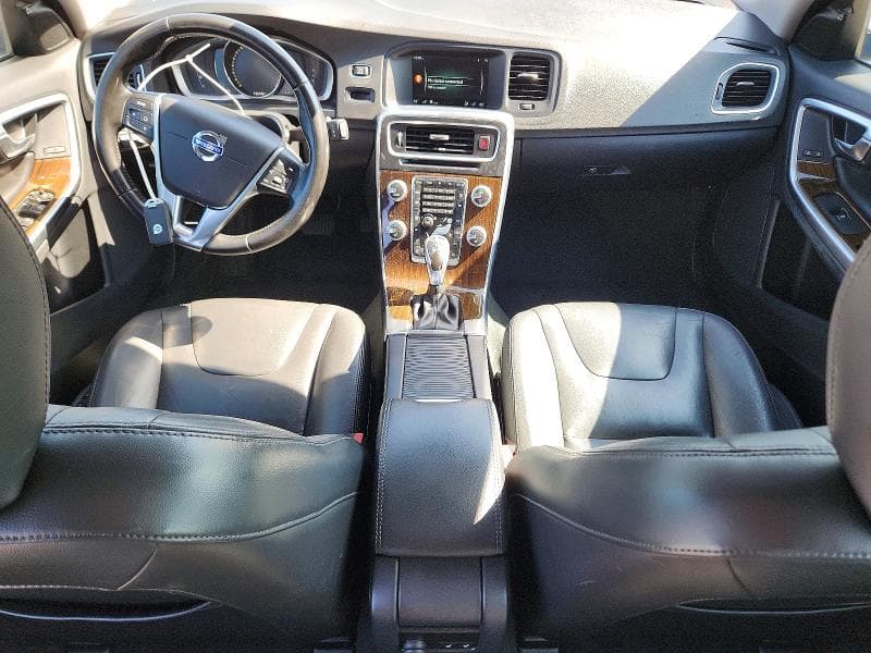 2017 VOLVO V60 T5 PREMIER 8