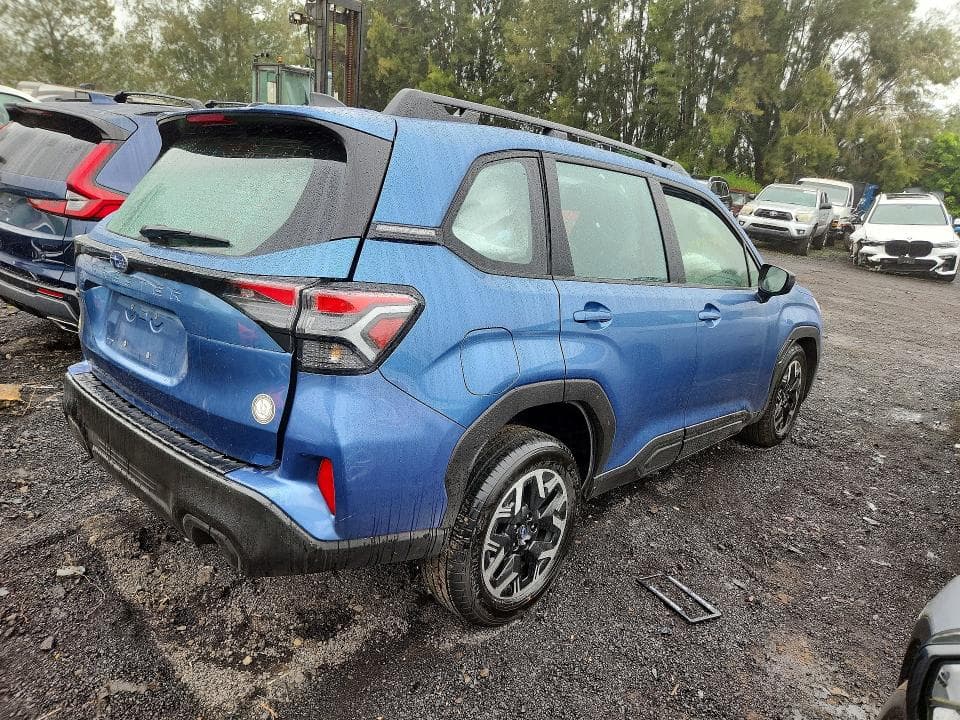 2025 SUBARU FORESTER 3