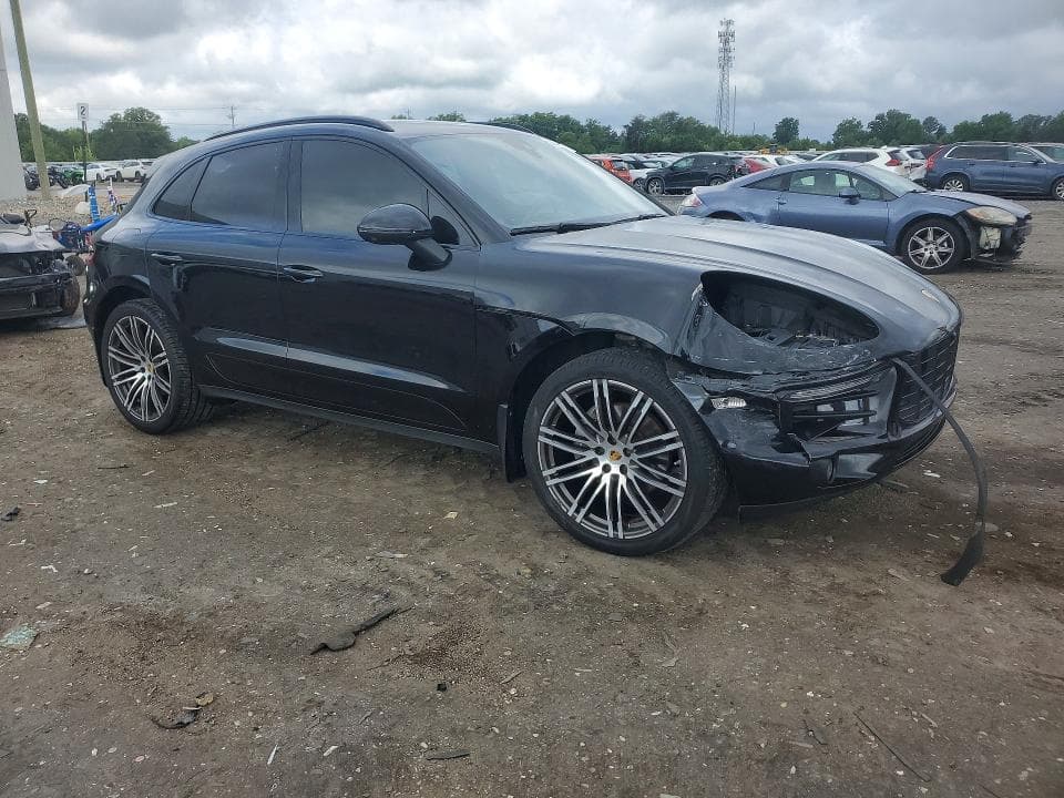 2018 PORSCHE MACAN 4