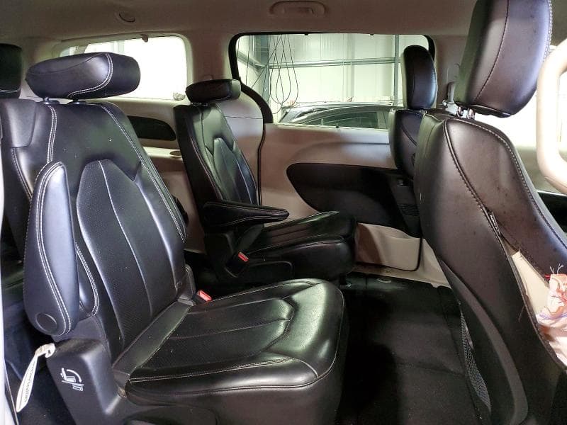 2023 CHRYSLER PACIFICA TOURING L 11