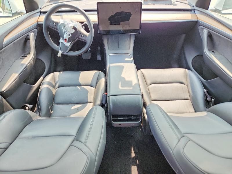 2025 TESLA MODEL Y 8