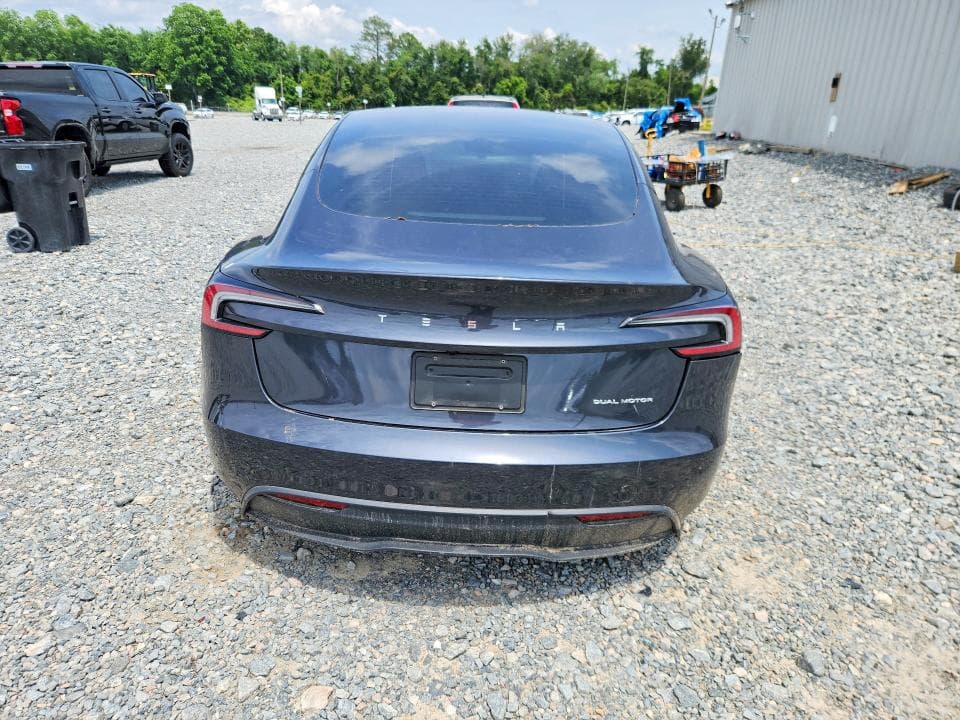 2025 TESLA MODEL 3 6